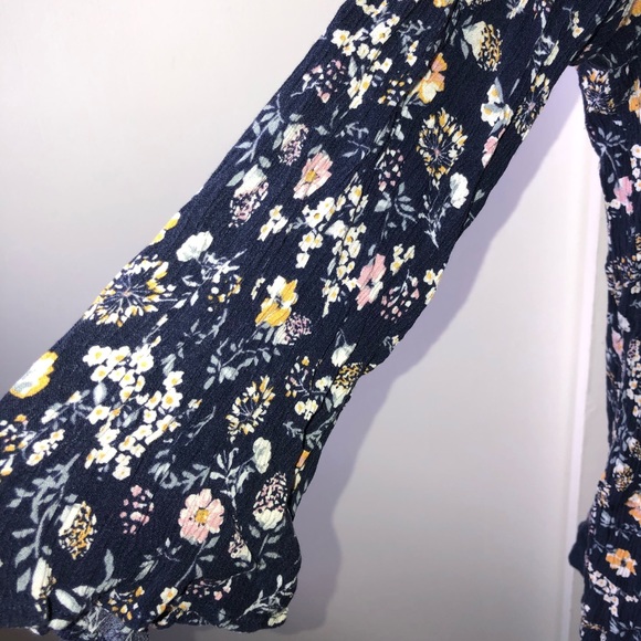 🛍️New Wallflower Boho Floral Top - Picture 5 of 14